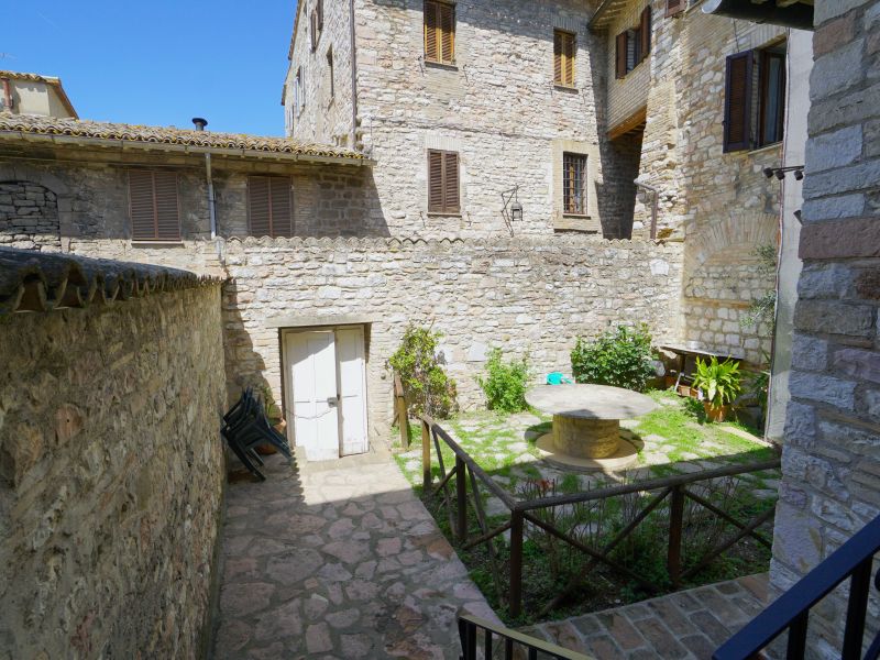 Affitto Appartamento Assisi / Rent Apartment Assisi – via Francalancia