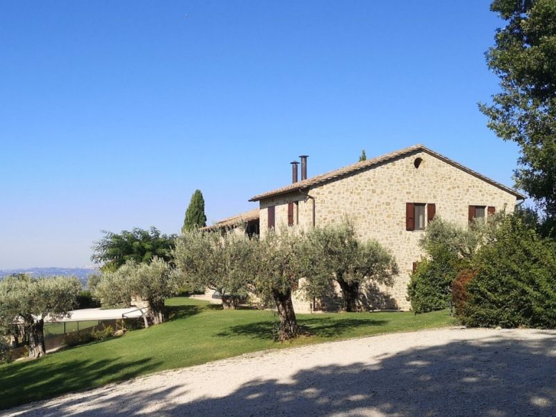 Vendita Agriturismo Assisi / Sell Farmhouse Assisi – Assisi